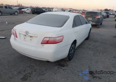 2007 Toyota Camry Le z USA, uszkodzony, nr VIN JTNBE46K673097560